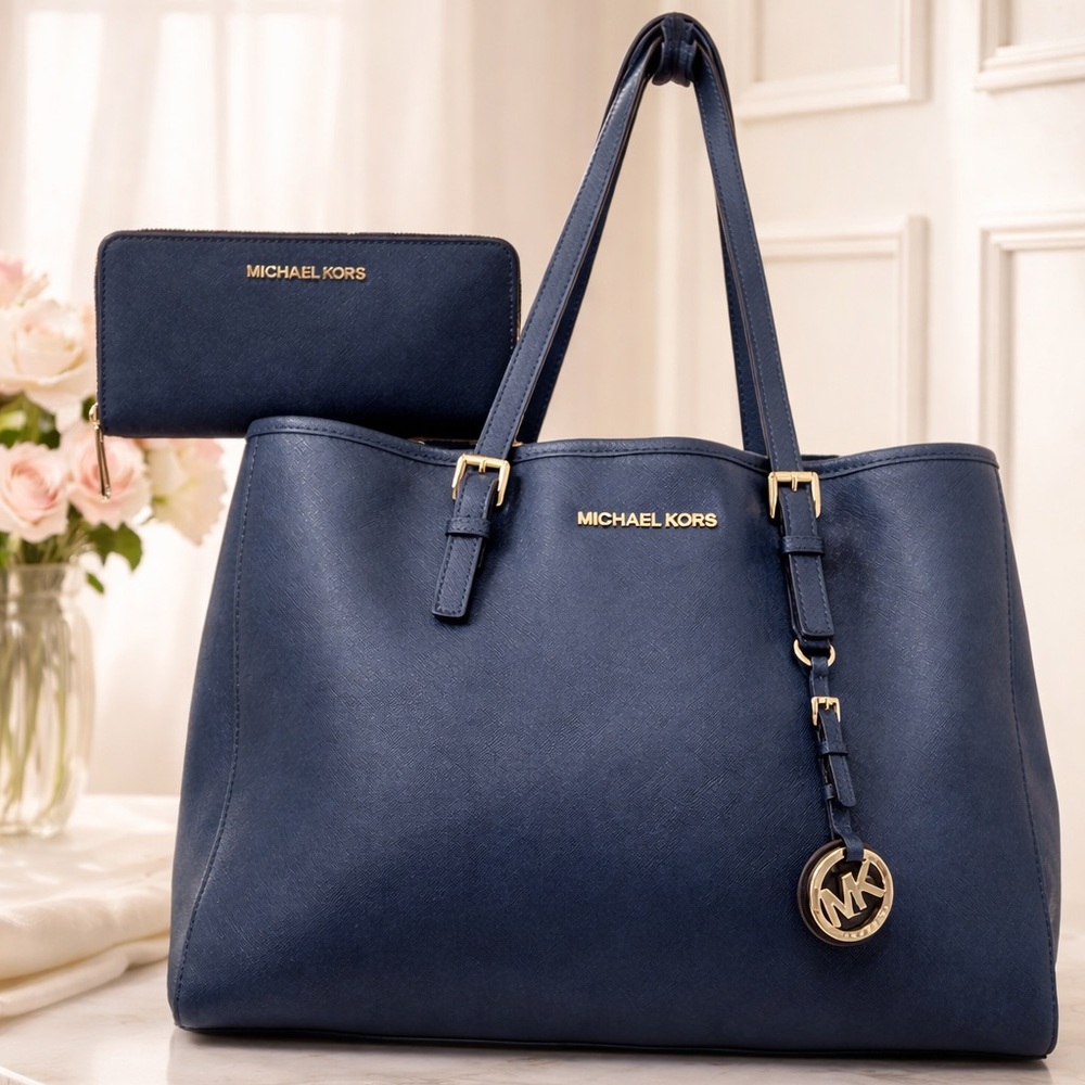 Michael Kors 🤍 NWOT 3FER- Navy Blue Tote Bag and Wallet Set with Dust bag